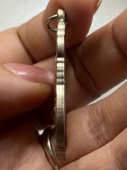 เหรียญเสมาหลวงปู่ทิม วัดละหารไร่ พร้อมกล่อง รูปที่ 5