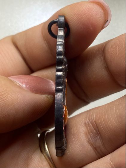 เหรียญเสมาหลวงปู่ทิม วัดละหารไร่ พร้อมกล่อง รูปที่ 4