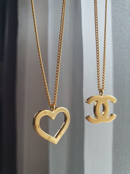 CHANEL CC LOGO WITH HEART NECKLACE GOLD HARDWARE  รูปที่ 4