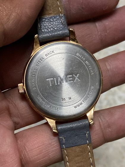 นาฬิกายี่ห้อ TIMEX  ของแท้มือสอง  สายเดิม  มีร่องรอยใช้งานบ้าง 650฿ รูปที่ 2