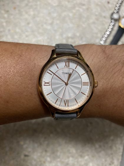 นาฬิกายี่ห้อ TIMEX  ของแท้มือสอง  สายเดิม  มีร่องรอยใช้งานบ้าง 650฿ รูปที่ 10