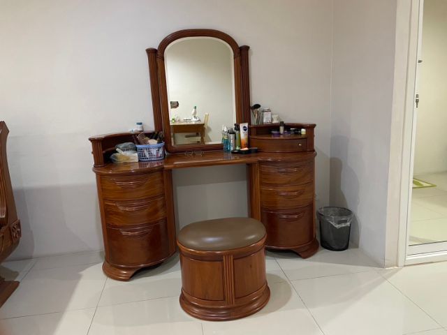 ชุดเตียงนอน สตูข้างเตียง โต๊ะเครื่องแป้ง เก้าอี้ไม้ประดู่เนื้อแข็งฝังมุกแท้ ซื้อจากคงคา มีชุดเดียว สั่งทำ เจ้าของขายเอง รูปที่ 4