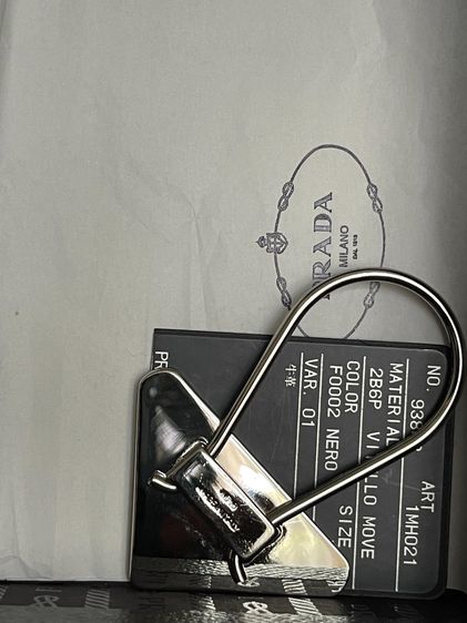 Prada แท้ Charm หรือ Key ring พวงกุญแจ สภาพใกล้ 100 มีกล่อง การ์ดครับ รูปที่ 5