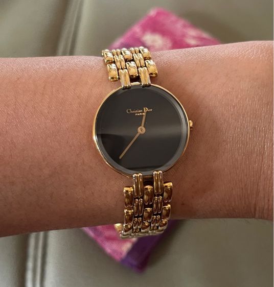 นาฬิกา christian dior สายทอง(หญิง) หน้าปัดดำ ระบบควอส เรือนบาง รูปที่ 3