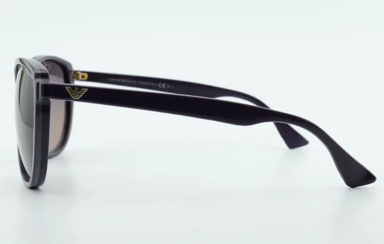 แว่นกันแดด Emporio Armani EA9702

แท้​ made in italyของใหม่ รูปที่ 10