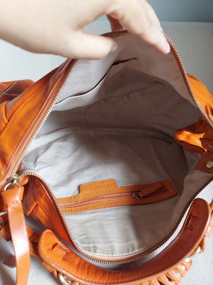 กระเป๋าถือ Givenchy แท้ สีส้ม  รูปที่ 13