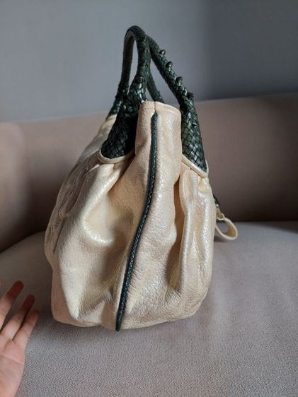 กระเป๋าถือ Fendi ของแท้ สีทูโทน สวยมาก รูปที่ 2