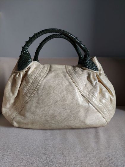 กระเป๋าถือ Fendi ของแท้ สีทูโทน สวยมาก รูปที่ 4