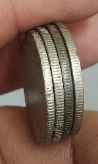 8622-เหรียญกษาปณ์หมุนเวียนราคา 1 บาท หลังวัดพระศรีรัตนศาสดาราม ปี 2525 จำนวน 4 เหรียญ รูปที่ 17