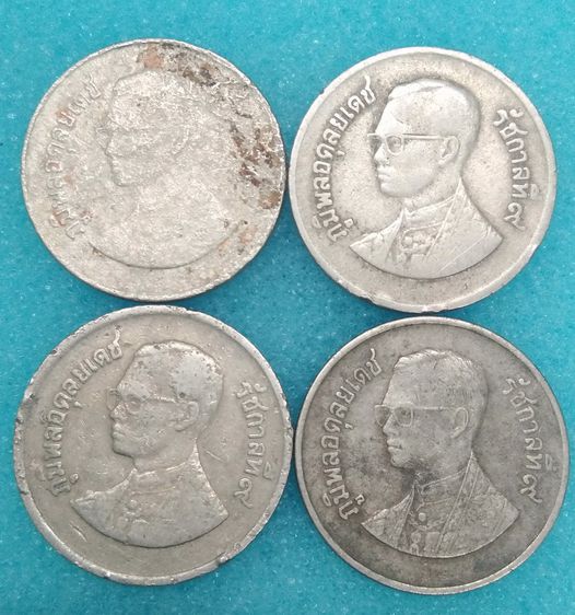 8622-เหรียญกษาปณ์หมุนเวียนราคา 1 บาท หลังวัดพระศรีรัตนศาสดาราม ปี 2525 จำนวน 4 เหรียญ รูปที่ 13