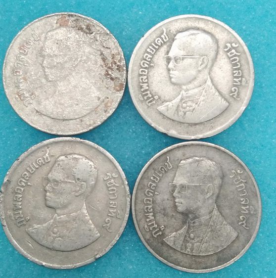 8622-เหรียญกษาปณ์หมุนเวียนราคา 1 บาท หลังวัดพระศรีรัตนศาสดาราม ปี 2525 จำนวน 4 เหรียญ รูปที่ 7