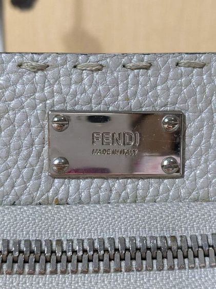 กระเป๋าเอกสาร Fendi peekaboo สีเงินเมทาลิก  รูปที่ 6