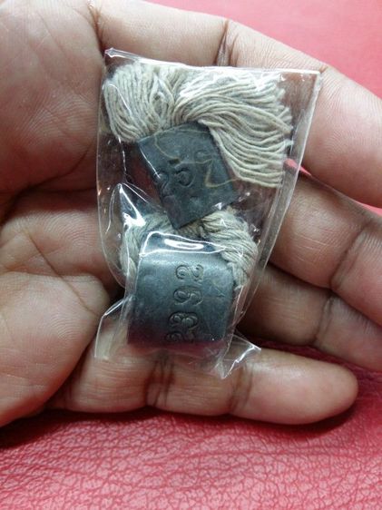 ตะกรุดสาริกา หลวงพ่อเต๋ คงทอง วัดสามง่าม ต.ดอนตูม จ.นครปฐม ถักเชือกลงรักปิดทองเต็มดอก พุทธคุณเด่นทางด้าน มหาอุต คงกระพันชาตรี แคล้วคลาด รูปที่ 12