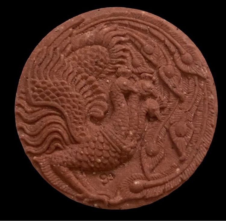 พระผงพญายูงคำ สามหัวนำโชค ครูบาออ สำนักสงฆ์พระธาตุดอยจอมแวะ จ.เชียงใหม่ เนื้อผงพุทธคุณ  รูปที่ 2