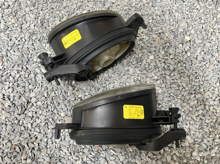 ไฟตัดหมอก ทรงไข่ Benz W209 W211 A1698201656 , A1698201556 ของแท้ มือสอง ท่ออากาศ ท่อไอดี เครื่อง M112 E240 รูปที่ 3