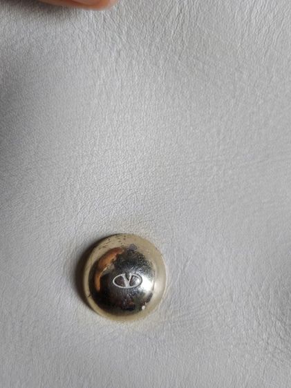 กระเป๋า valentino garavani ตอกหมุด ของแท้ หายาก สีขาวดำ  รูปที่ 16