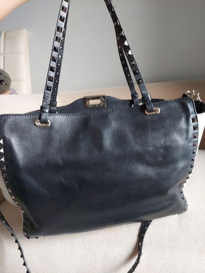 กระเป๋า valentino garavani ตอกหมุด ของแท้ หายาก สีขาวดำ  รูปที่ 3