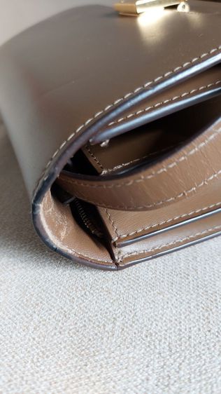 กระเป๋า Celine ทรงกล่องสีน้ำตาล รูปที่ 6
