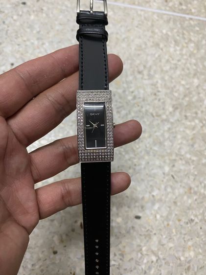 นาฬิกายี่ห้อ DKNY  ของแท้มือสอง สแตนเลส เพชรครบสวยสายเปลี่ยนใหม่  900฿ รูปที่ 4