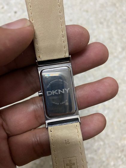 นาฬิกายี่ห้อ DKNY  ของแท้มือสอง สแตนเลส เพชรครบสวยสายเปลี่ยนใหม่  900฿ รูปที่ 3