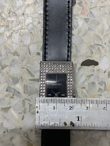 นาฬิกายี่ห้อ DKNY  ของแท้มือสอง สแตนเลส เพชรครบสวยสายเปลี่ยนใหม่  900฿ รูปที่ 9