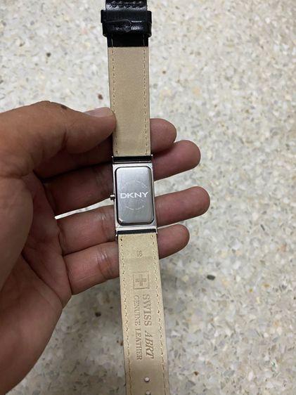 นาฬิกายี่ห้อ DKNY  ของแท้มือสอง สแตนเลส เพชรครบสวยสายเปลี่ยนใหม่  900฿ รูปที่ 8