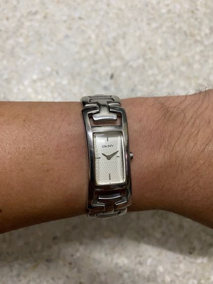 นาฬิกายี่ห้อ DKNY  ของแท้มือสอง  สแตนเลสทั้งเรือน สายยาว 16 เซนติเมตร  1000฿  รูปที่ 11