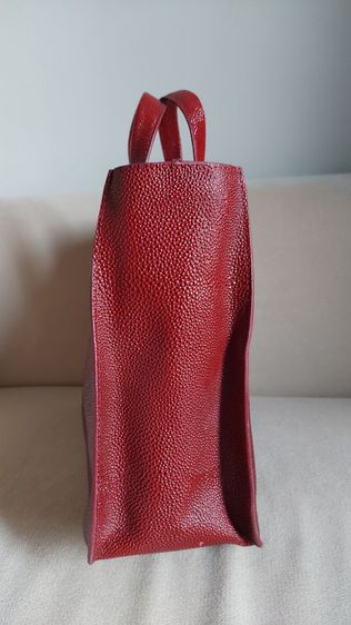 กระเป๋า salvatore ferragamo หนังปั๊มลายกระเบน  รูปที่ 2