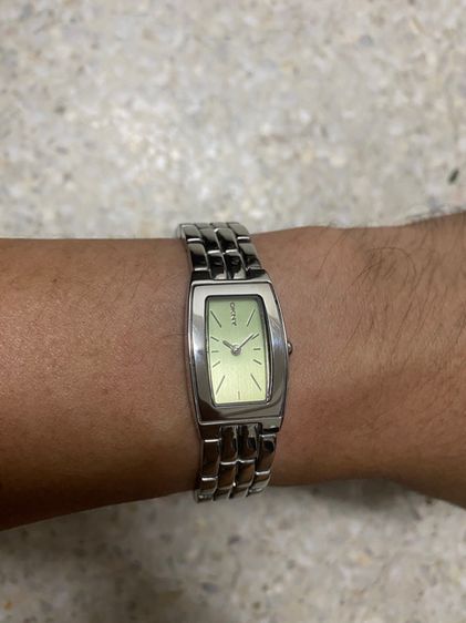 นาฬิกายี่ห้อ DKNY  ของแท้มือสอง สแตนเลส สายยาว 6 นิ้ว  900฿ รูปที่ 11