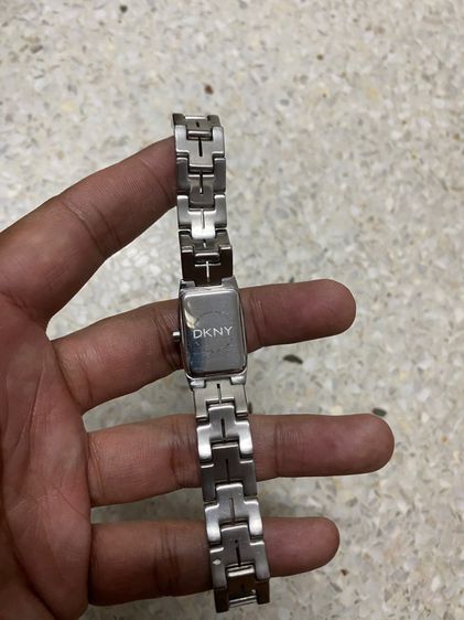 นาฬิกายี่ห้อ DKNY  ของแท้มือสอง สแตนเลส สายยาว 6 นิ้ว  900฿ รูปที่ 7