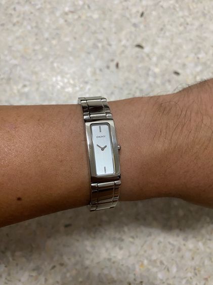นาฬิกายี่ห้อ DKNY  ควอทซ์ ของแท้มือสอง สแตนเลส สายยาว 6 นิ้ว  1000฿ รูปที่ 11