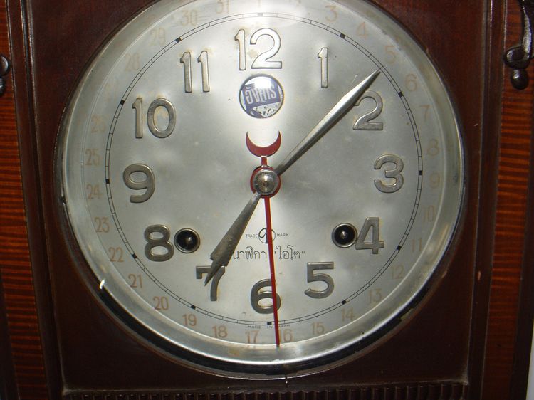 นาฬิกาแขวนลูกตุ้ม Aido ไอโดระบบไขลาน มีบอกวัน และเข็มชี้บอกวันที่ อายุเกือบ100ปี รูปที่ 2