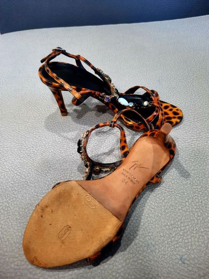 ขอขายรองเท้าแตะส้นสูงระดับไฮเอนด์ของยี่ห้อ Giuseppe zanotti made in Italy size 34 แท้เป็นรองเท้าเหล่าบรรดาดาราฮอลลีวูดใส่กันลายเสือชีตาห์ รูปที่ 10