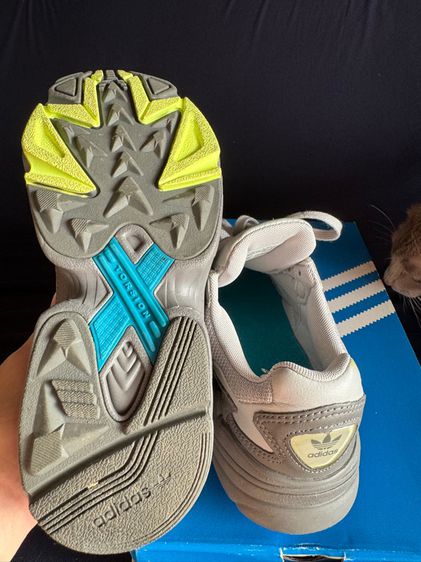 รองเท้า Adidas Falcon สีเทา รูปที่ 11