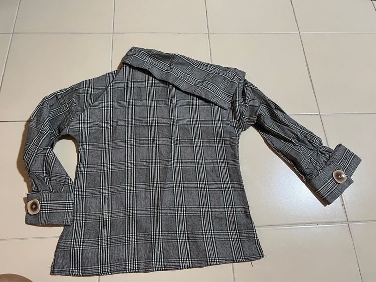เสื้อแขนยาวลายสก๊อต ตกแต่งกระดุมตรงคอ รูปที่ 2