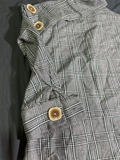 เสื้อแขนยาวลายสก๊อต ตกแต่งกระดุมตรงคอ รูปที่ 3