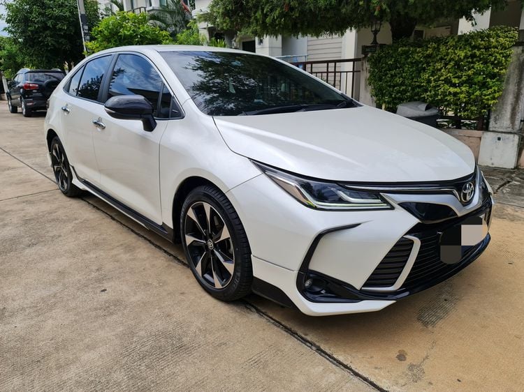 Toyota Altis 2019 1.8 GR Sport CVT Sedan เบนซิน ไม่ติดแก๊ส เกียร์อัตโนมัติ ขาว