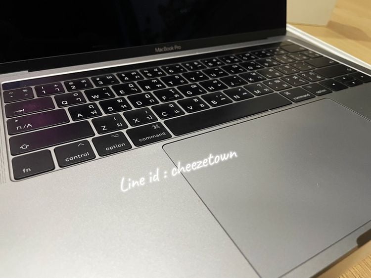 Macbook Pro 13 inch, Touch bar 2016 รูปที่ 8