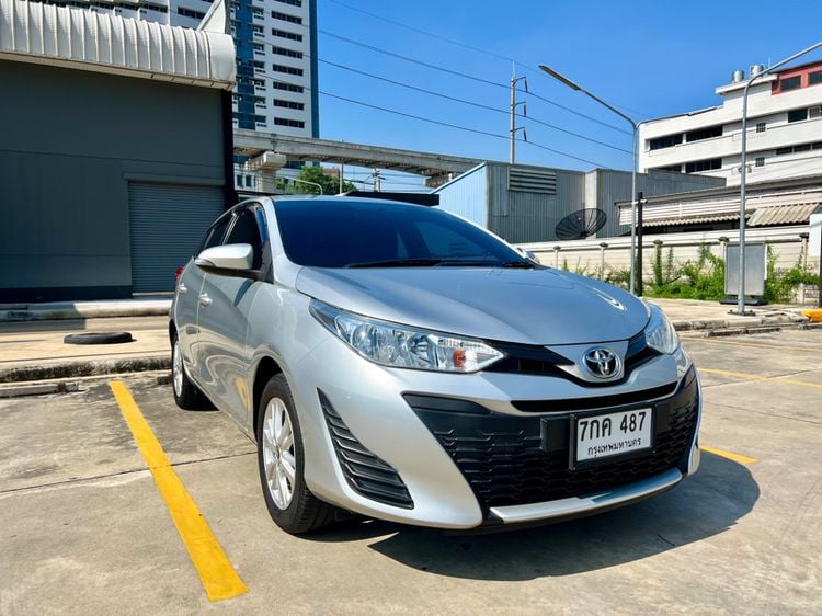 Toyota Yaris ATIV 2018 1.2 E Sedan เบนซิน ไม่ติดแก๊ส เกียร์อัตโนมัติ บรอนซ์เงิน รูปที่ 3