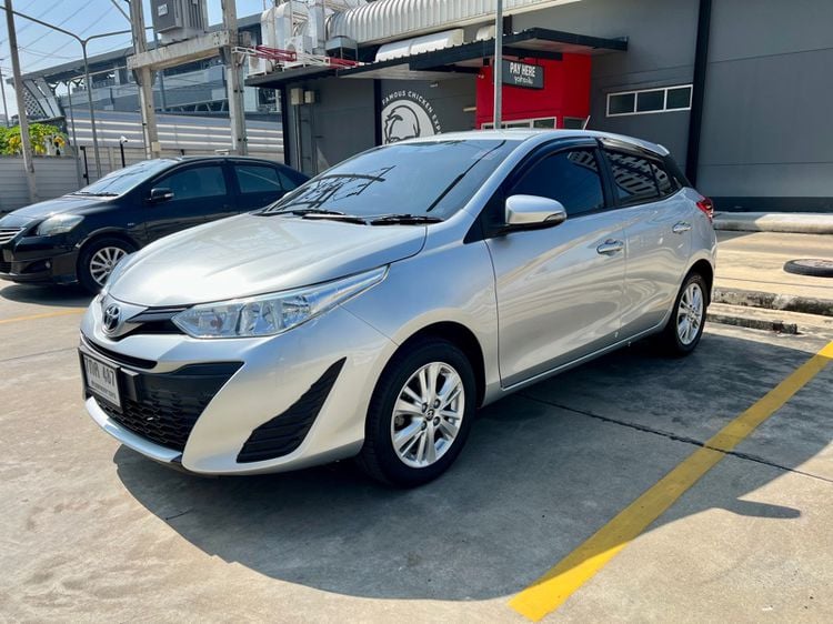 Toyota Yaris ATIV 2018 1.2 E Sedan เบนซิน ไม่ติดแก๊ส เกียร์อัตโนมัติ บรอนซ์เงิน รูปที่ 2