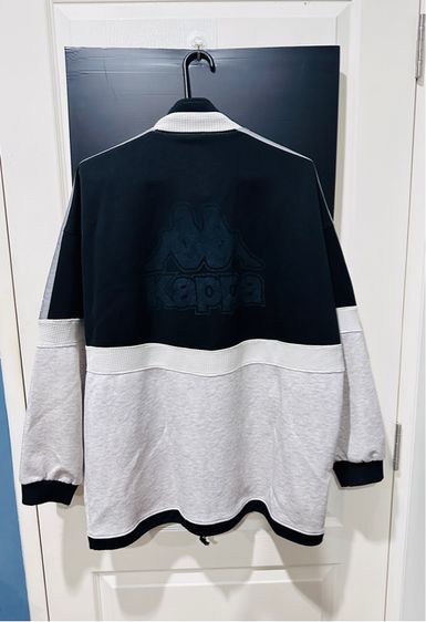 เสื้อวอร์มสีเทาแถบใหญ่ แบรนด์ kappa vintage รูปที่ 2