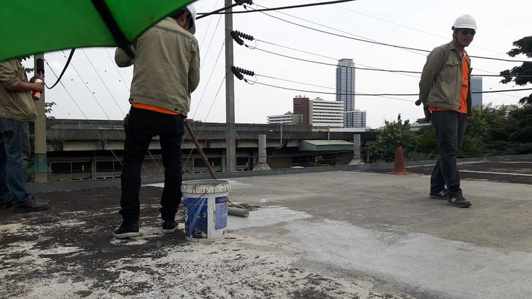 ฝนตกดาดฟ้า หลังคารั่ว มีปัญหาน้ำรั่วซึม.ให้เราจัดการ โดยทีมงานมืออาชีพมีประสบการณ์ รูปที่ 7