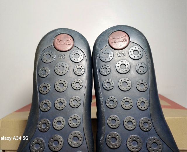 CAMPER Sneakers, Unisex 39EU(25.0cm) Original ของแท้ มือ 2 สภาพเยี่ยม, รองเท้า CAMPER หนังแท้ พื้นเต็ม Soft นุ่มพิเศษ ไม่มีตำหนิใดๆ สวยมาก รูปที่ 12