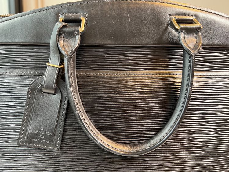 ส่งต่อกระเป๋า Louis Vuitton Black Epi Leather Riviera Top Handle รูปที่ 3