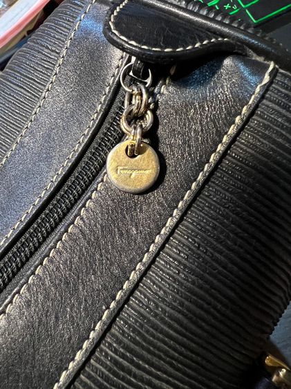 ส่งต่อกระเป๋า Salvatore Ferragamo Handbag Bag, Black Leather รูปที่ 6