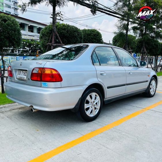 Honda Civic 2000 1.6 VTi EX Sedan เบนซิน ไม่ติดแก๊ส เกียร์ธรรมดา เทา รูปที่ 2