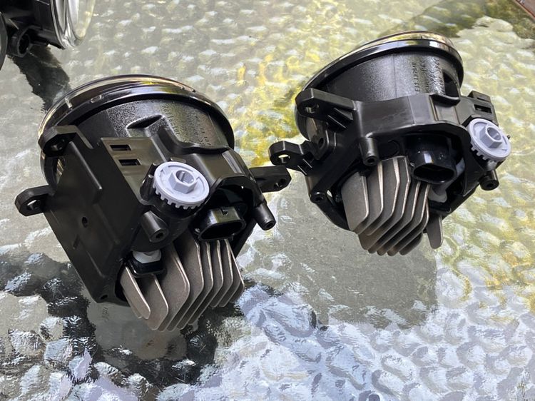 ไฟสปอร์ตไลท์คู่หน้า Toyota Alphard Vellfire ANH20, ANH30 ไฟHalogen และ ไฟLED รูปที่ 6