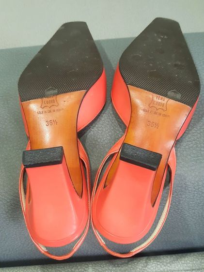 ขอขายรองเท้าหนังหญิงแบรนด์เนมของแท้ยี่ห้อ Michael Perry .made in Italy ไซส์ 36.5 สีส้มออกชมพูสภาพเกือบใหม่ไม่มีตำหนิสมบูรณ์. รูปที่ 6