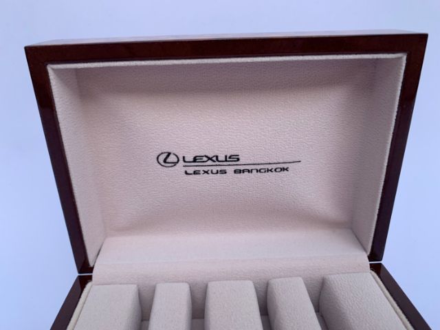 กล่องไม้ใส่กุญแจ LEXUS งาน HIGH GLOSS งานฝีมือ handmade สาวกLexusควรค่าแก่การสะสม รูปที่ 5