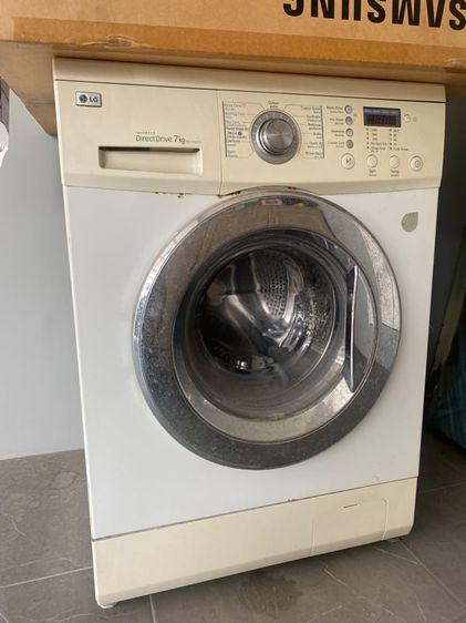 เครื่องซักผ้าฝาหน้า LG (7 kg)